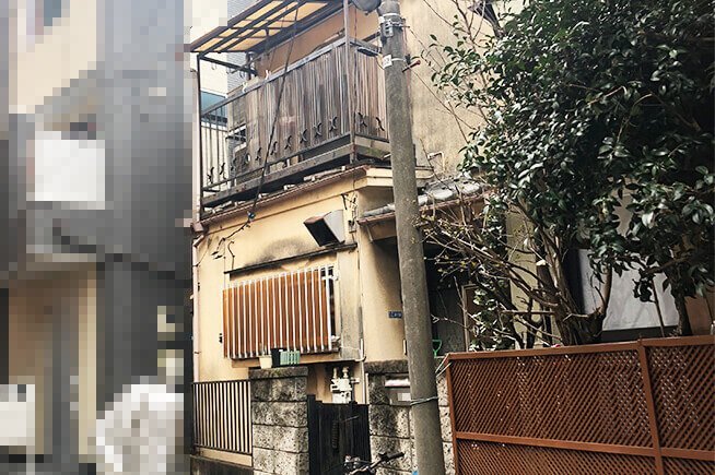 オープンハウスの買取実績　壁や屋根がはがれて住むのが難しそうな家